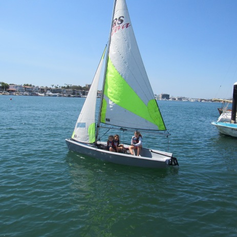 girls-sailing
